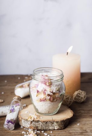 decoration-with-salts-jar-candle decoration-with-salts-jar-candle